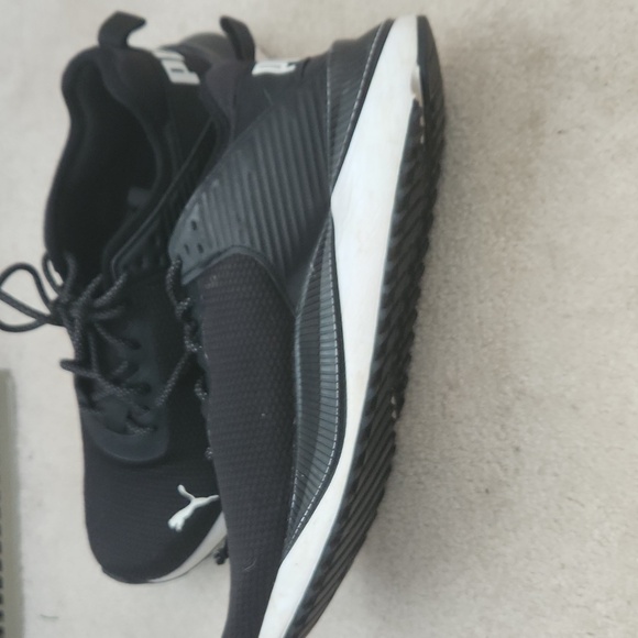 Men's Black and White Puma Sneakers - Picture 5 of 10